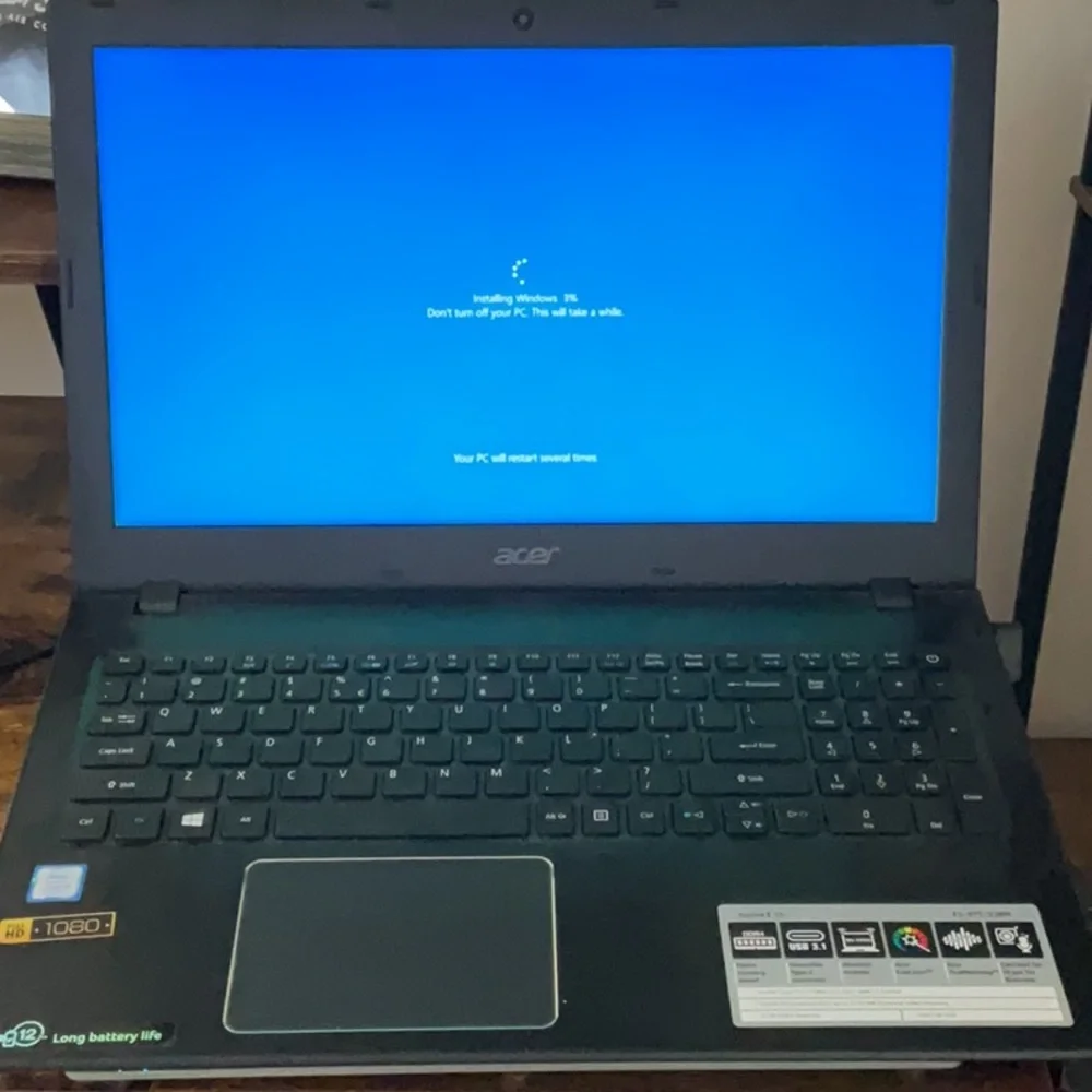 Acer E5-575-33BM intel core i3 7th gen